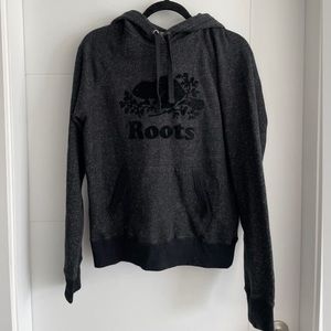 Roots hoodie size medium. Worn twice. Excellent condition!